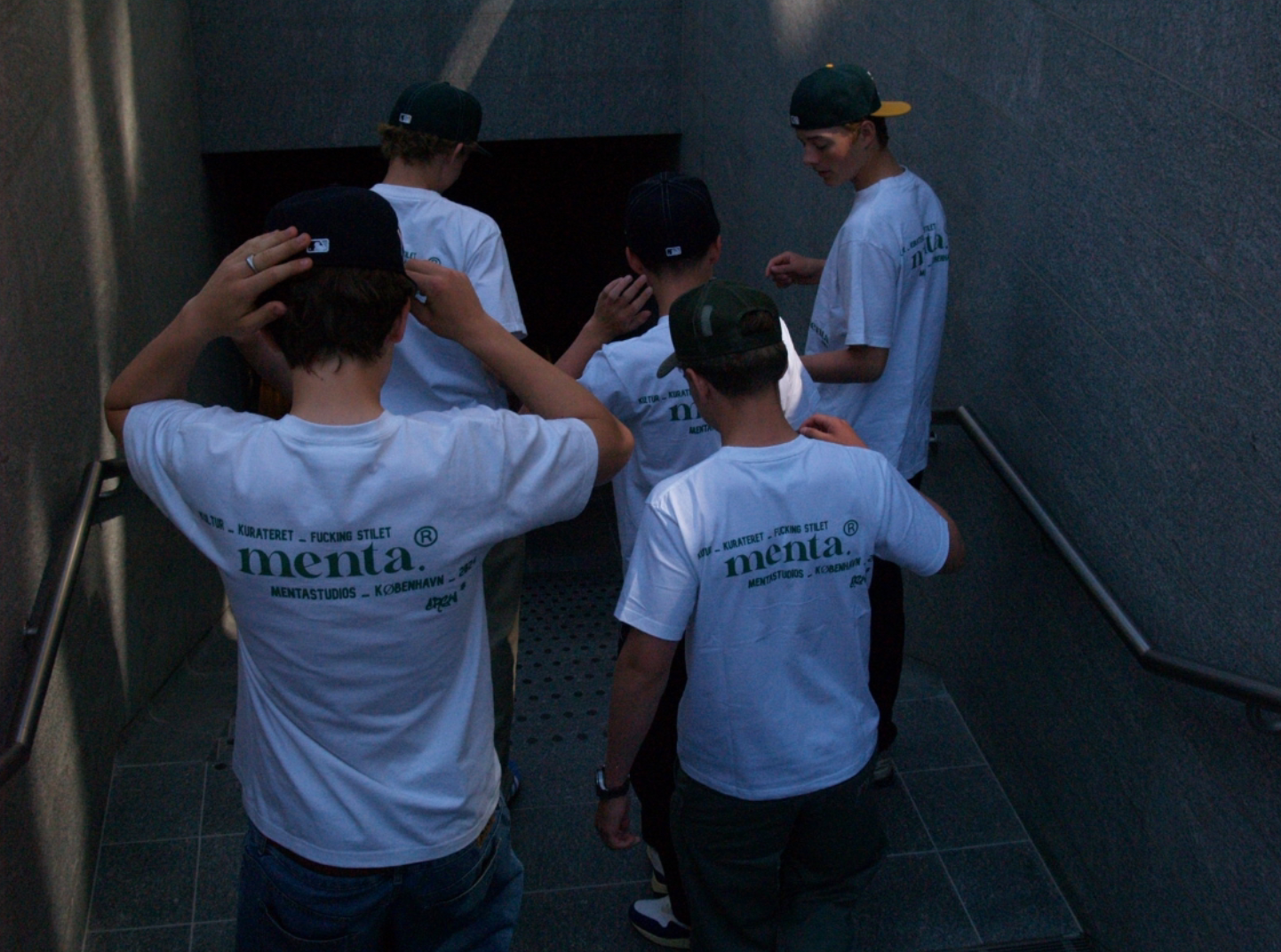 CLASSIC INVERT TEE - mentastudios